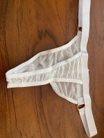 Golden Charm Mens String – Verführerisches Design mit goldenen Details für XS bis S