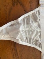 Golden Charm Mens String – Verführerisches Design mit goldenen Details für XS bis S