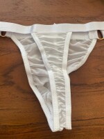 Golden Charm Mens String – Verführerisches Design mit goldenen Details für XS bis S