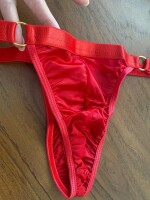 Scarlet Desire Mens String – Glänzend, elastisch, verführerisch, XS-S