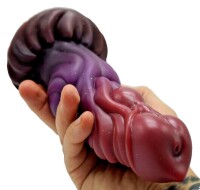Obsidian Flame Dildo – Der Feuergeist, 21 cm, Strukturierte Oberfläche für intensive Stimulation