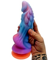 Celestial Guardian Dildo – Der Wächter der leuchtenden Galaxien, 22 cm, blau-violette Magie, strukturierte Oberfläche