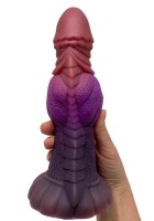 Crimson Abyss Dildo – Der verborgene Schatz der Tiefen, 22 cm, düsteres Leuchten