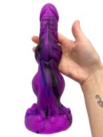 Scaled Wyrm Dildo – Violet-blue dragon shaft with scale texture, 25 cm, intense shape & fantasy base