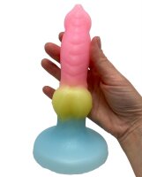 Solar Pop Dildo – Realistic Silicone Shaft in Pink-Yellow-Blue, 17 cm, with Suction Base & Rainbow Gradient